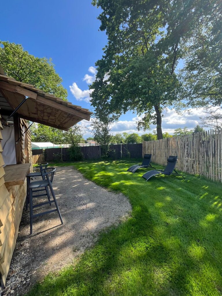 Premium Cabane Côté Nature avec Spa 35m² 5 P. (2 chambres) + Climatisation + Terrasse couverte et fermée